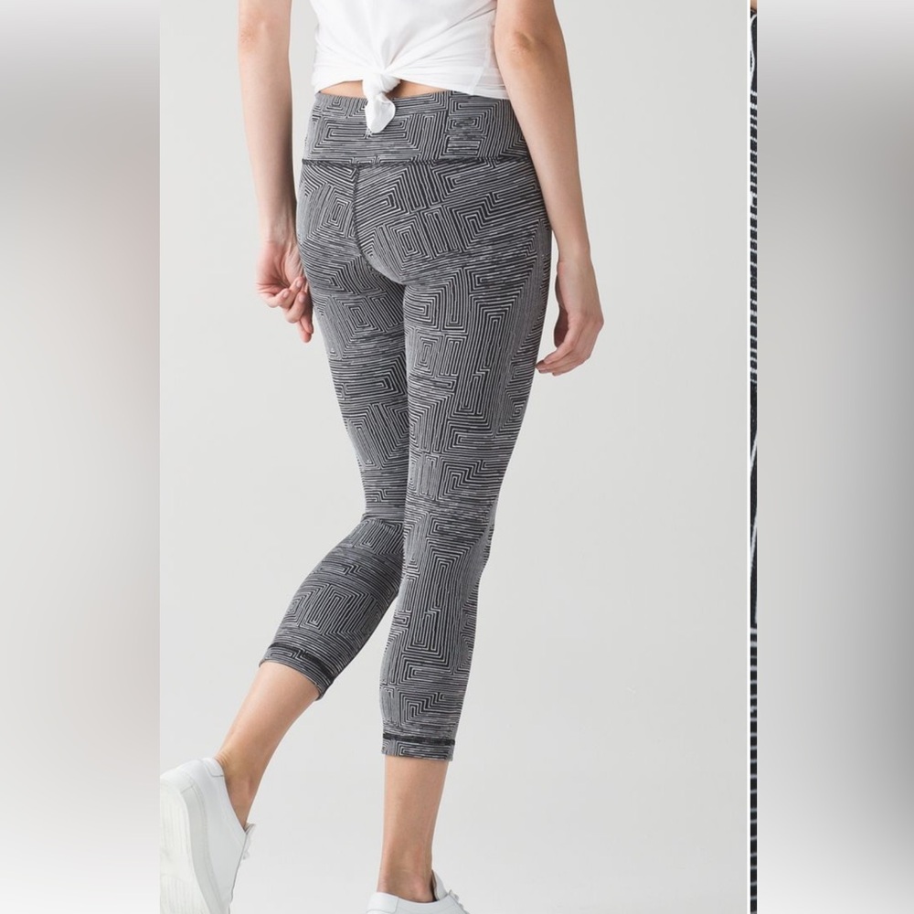 Lululemon Wunder Under Crop III